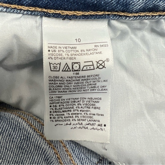 Old Navy Rockstar Super Skinny Jeans - Picture 5 of 5